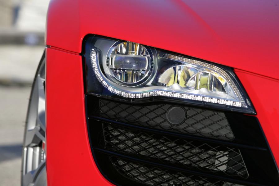 Детали экстерьера Audi R8 Spyder 5.2 FSI Quattro 2010 года  (WW) (фото 57 из 79)